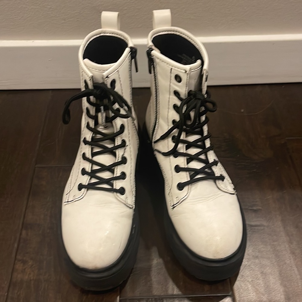Girl’s A New Day boots - Picture 2 of 3